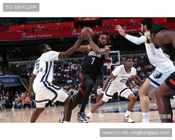 火箭强势5连胜,阿门28分贡献关键表现,火箭24分