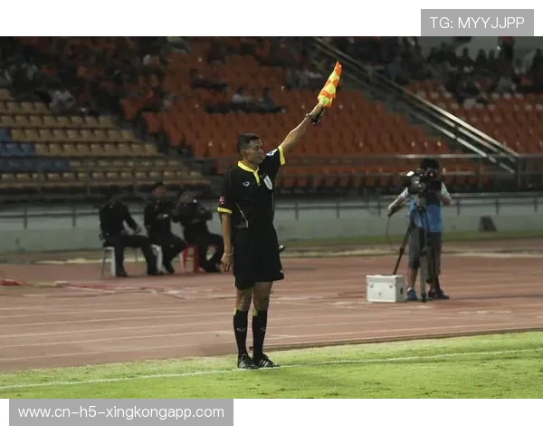 山东泰山祖马指挥防线站位,越位陷阱连续奏效